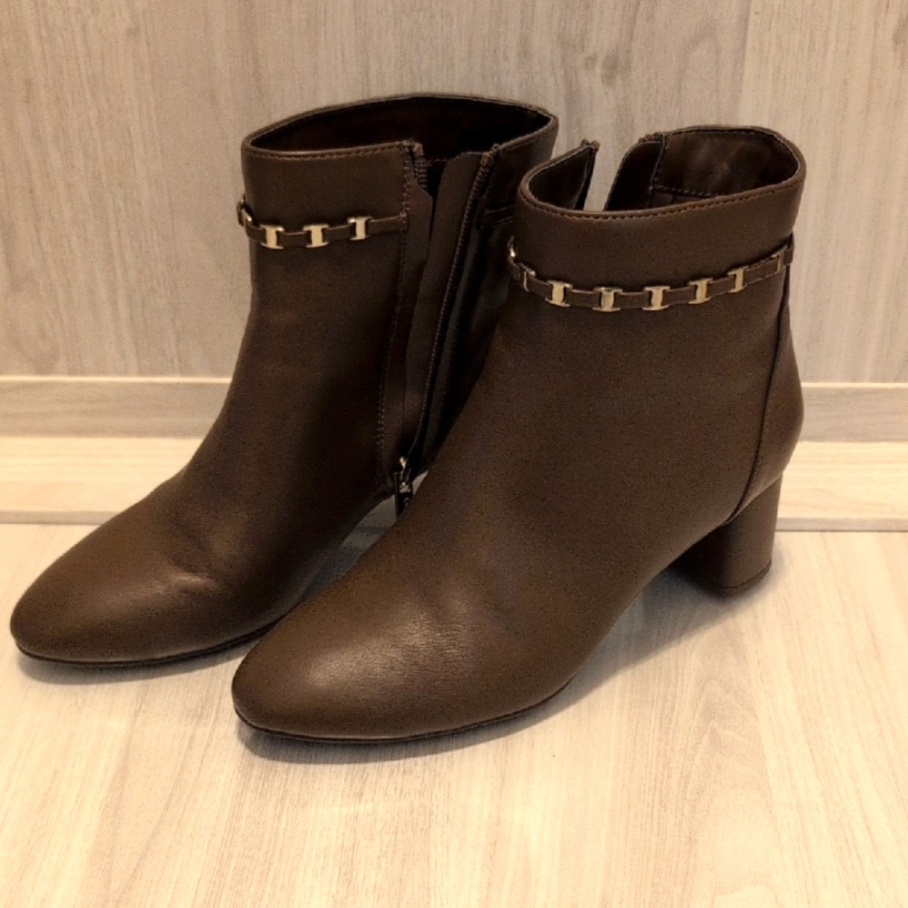 Brown Ankle Boots with Low Chunky Heel and Decorative Rivets